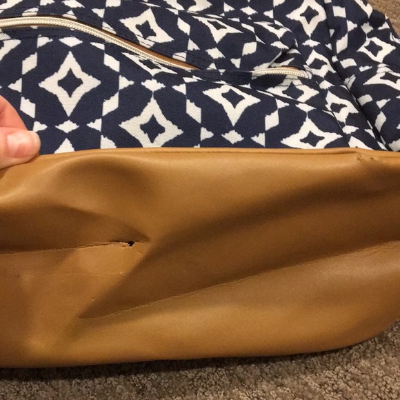 backpack - Picture 2 of 2